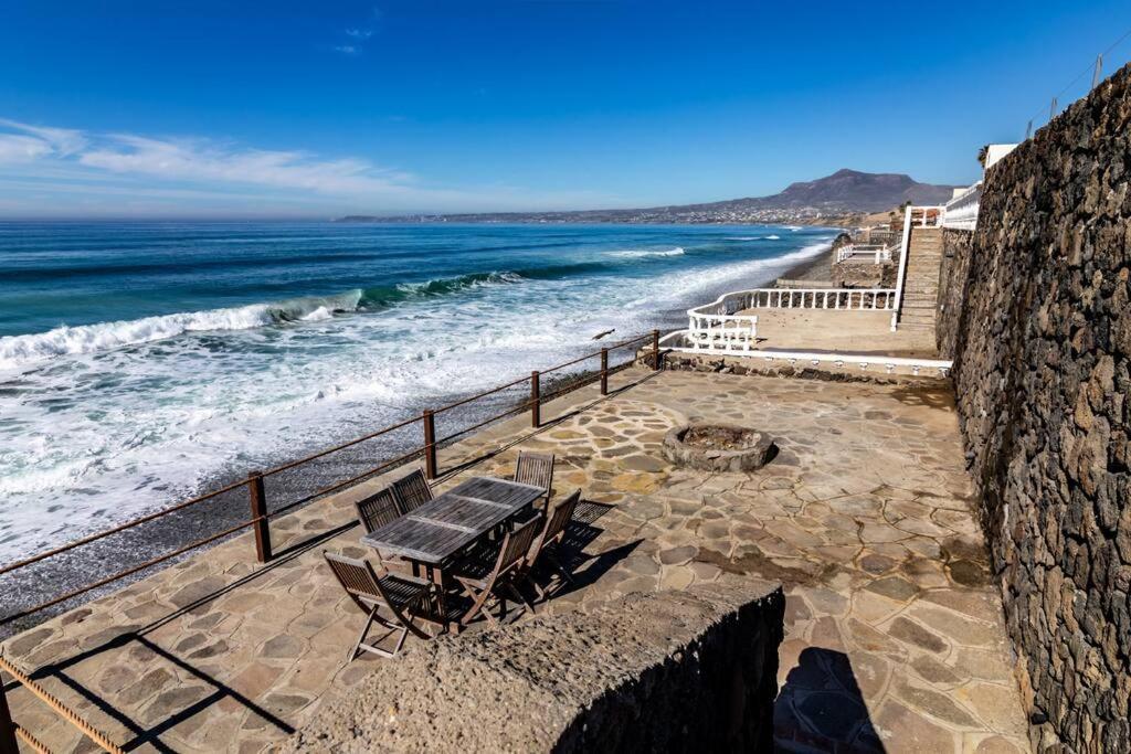 Oceanfront Home With Private Pool And Hot Tub La Bloquera Exterior photo